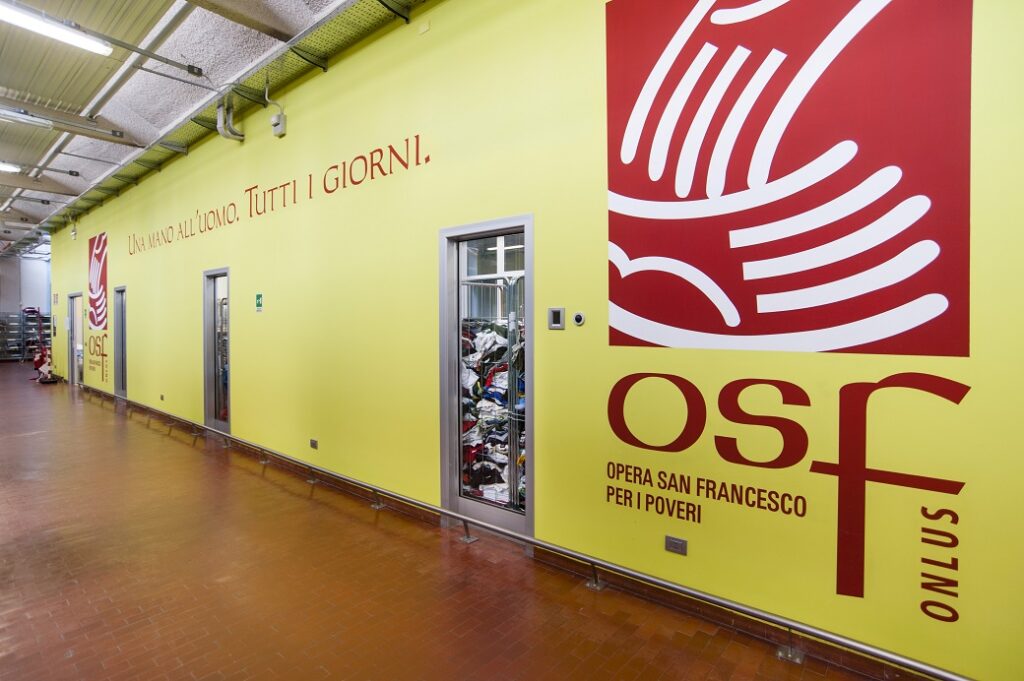 Dove donare vestiti usati OSF via Vallazze 113
